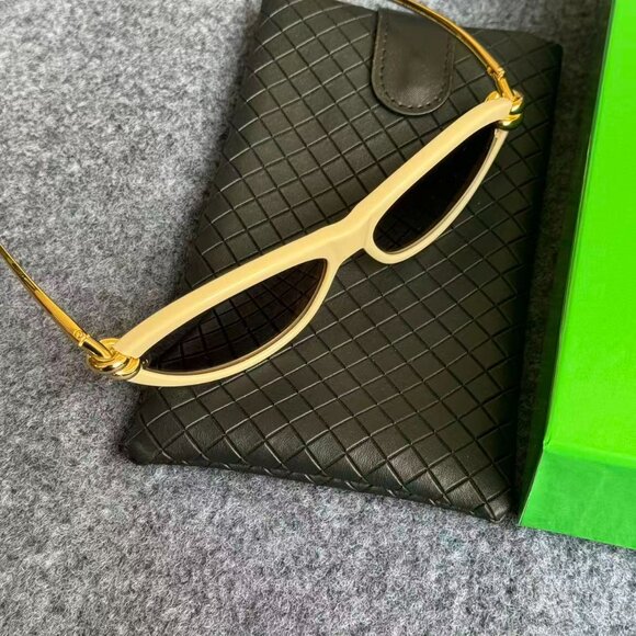 Bottega Veneta Slim Cat Eye Sunglasses Cream Ivory w/ Gold Arms Retro Chic main image 11